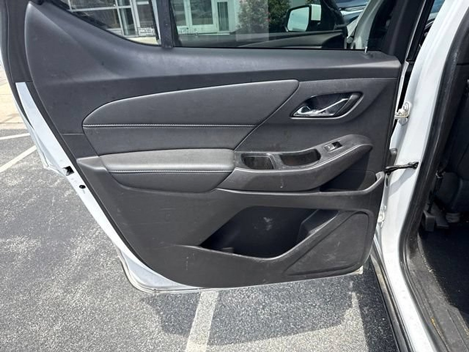 Used 2023 Chevrolet Traverse LT w/ LPO, Floor Liner Package AWD/4WD image 21