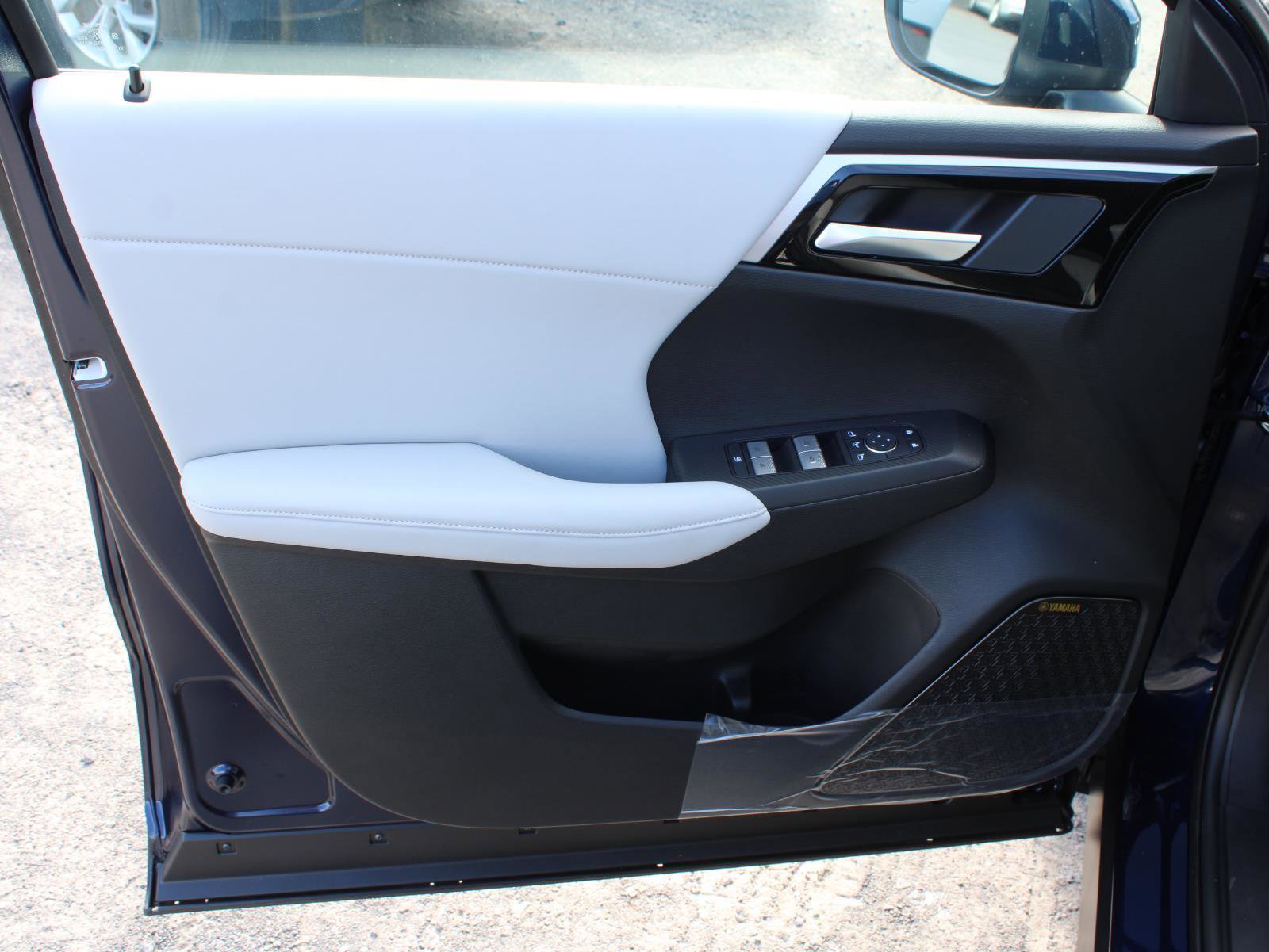 New 2025 Mitsubishi Outlander SE image 15