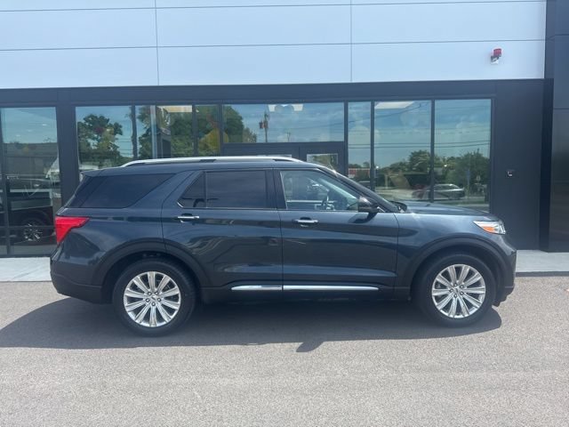 Used 2024 Ford Explorer Limited w/ Limited Technology Package AWD/4WD image 2