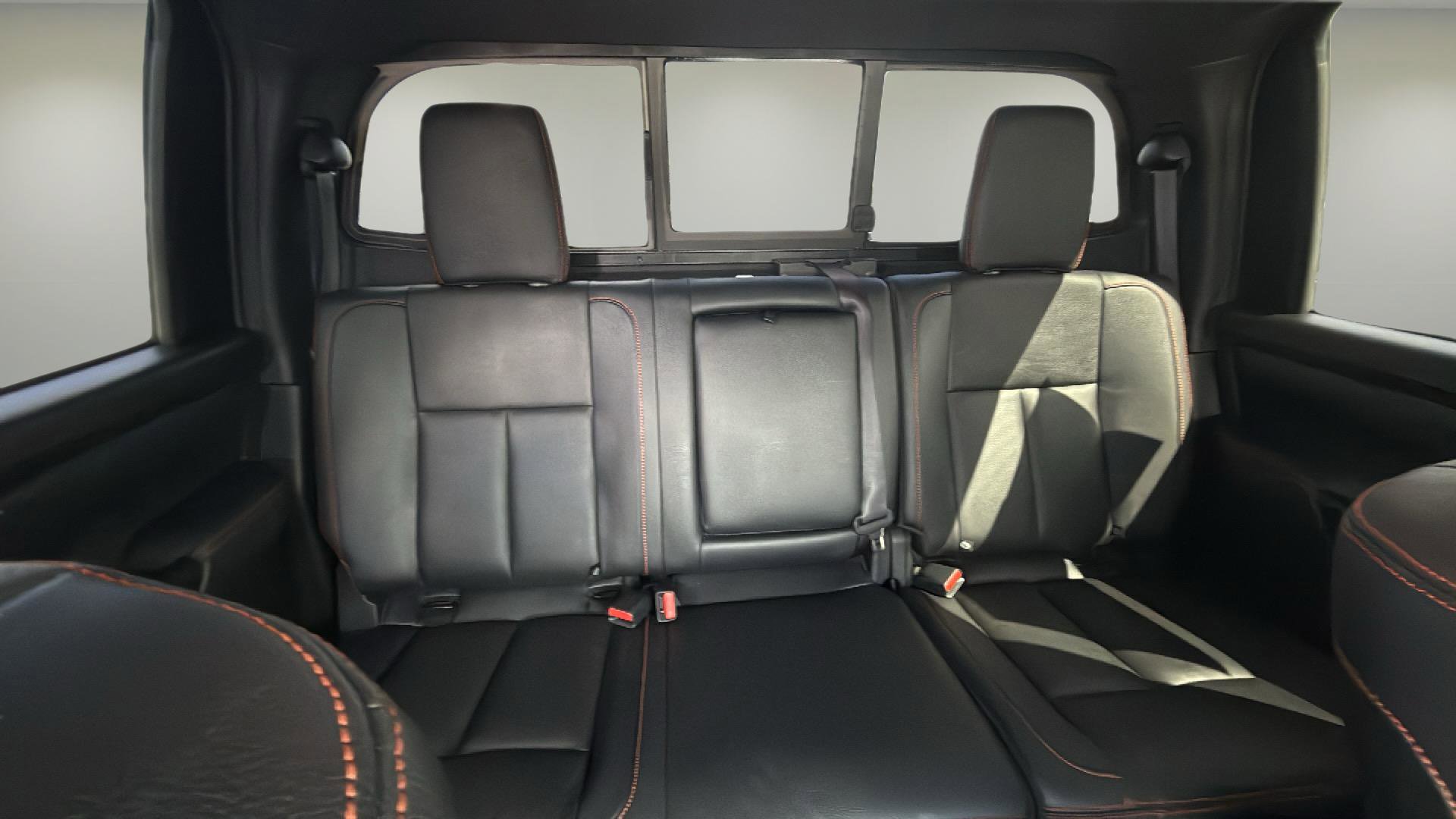 Used 2024 Nissan Titan PRO-4X image 15