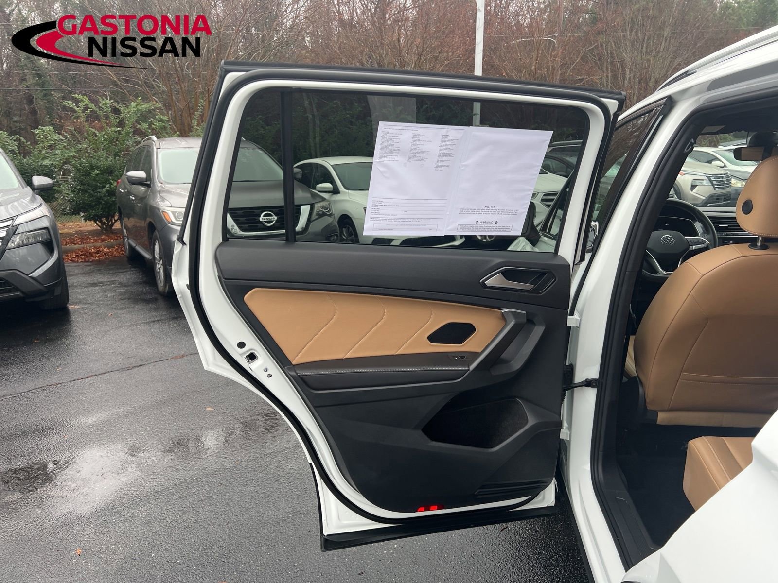 Used 2024 Volkswagen Tiguan SE image 36