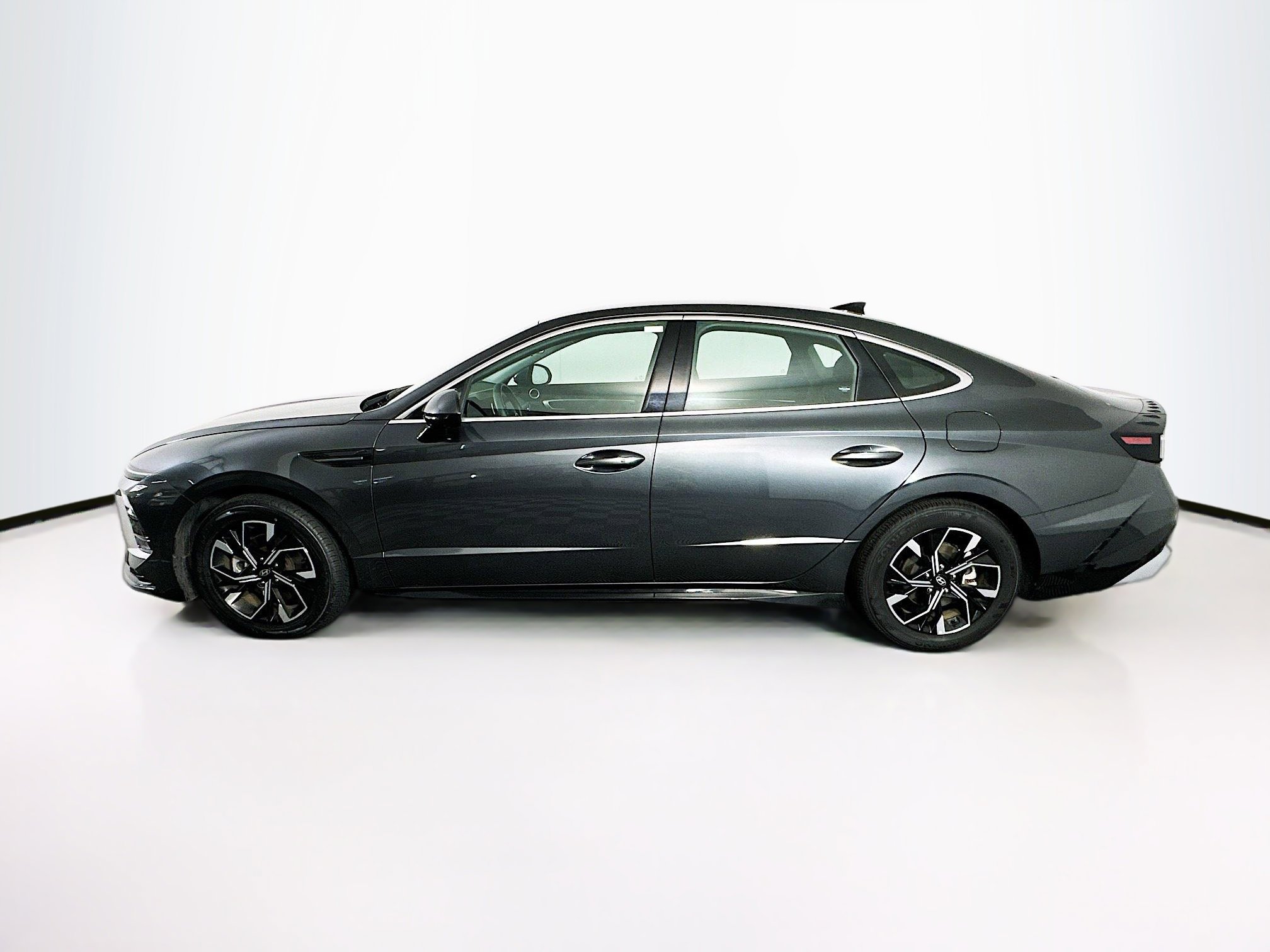 Used 2025 Hyundai Sonata SEL image 4