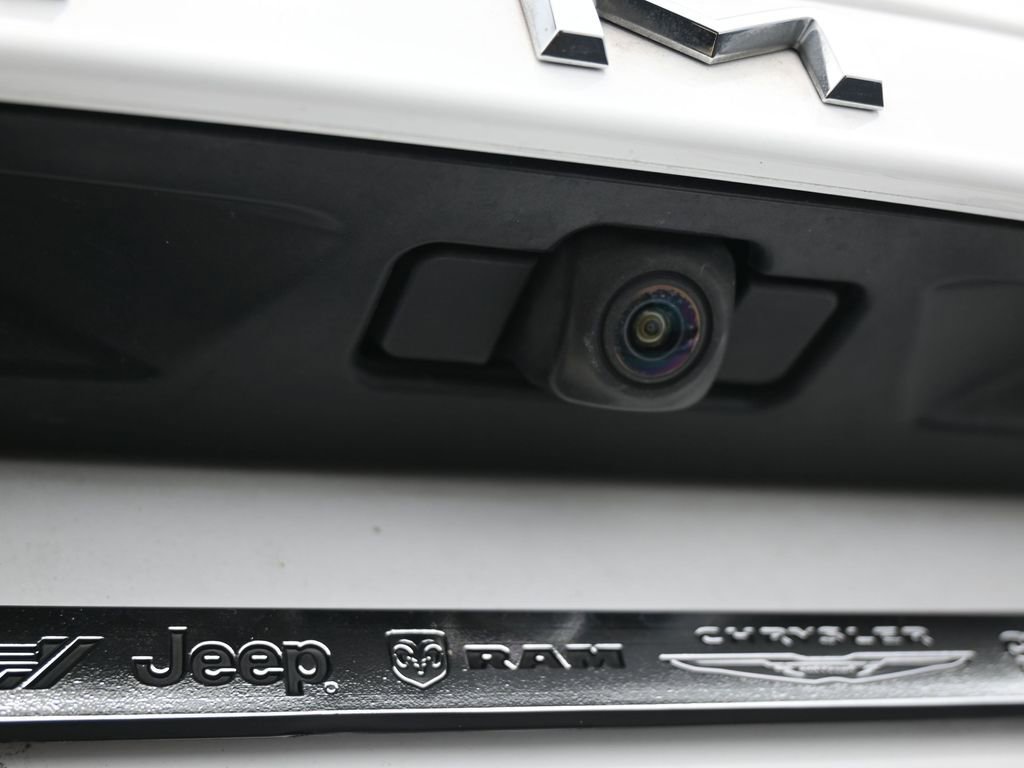 Used 2020 Toyota Camry SE image 29