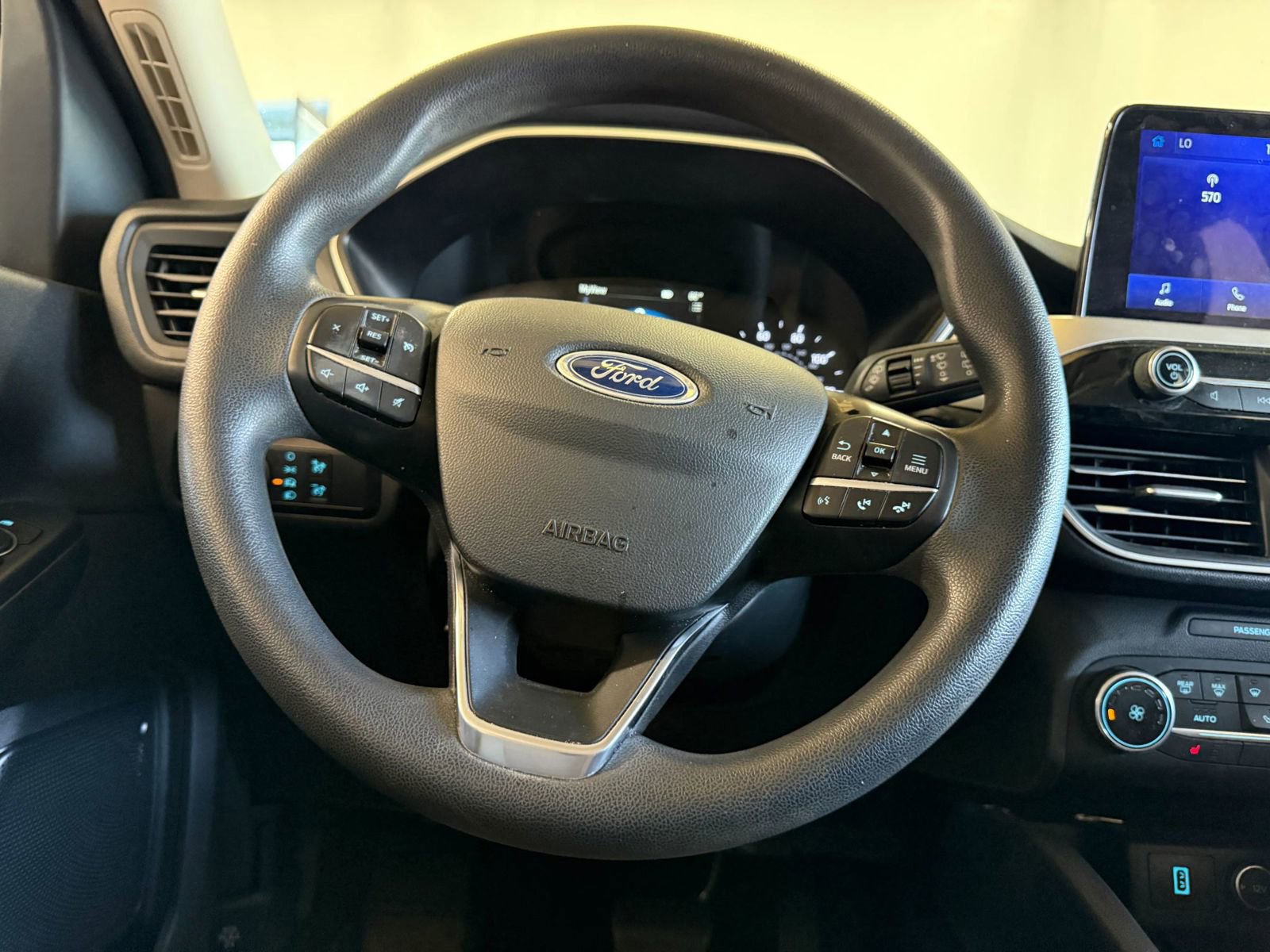 Used 2020 Ford Escape SE image 14