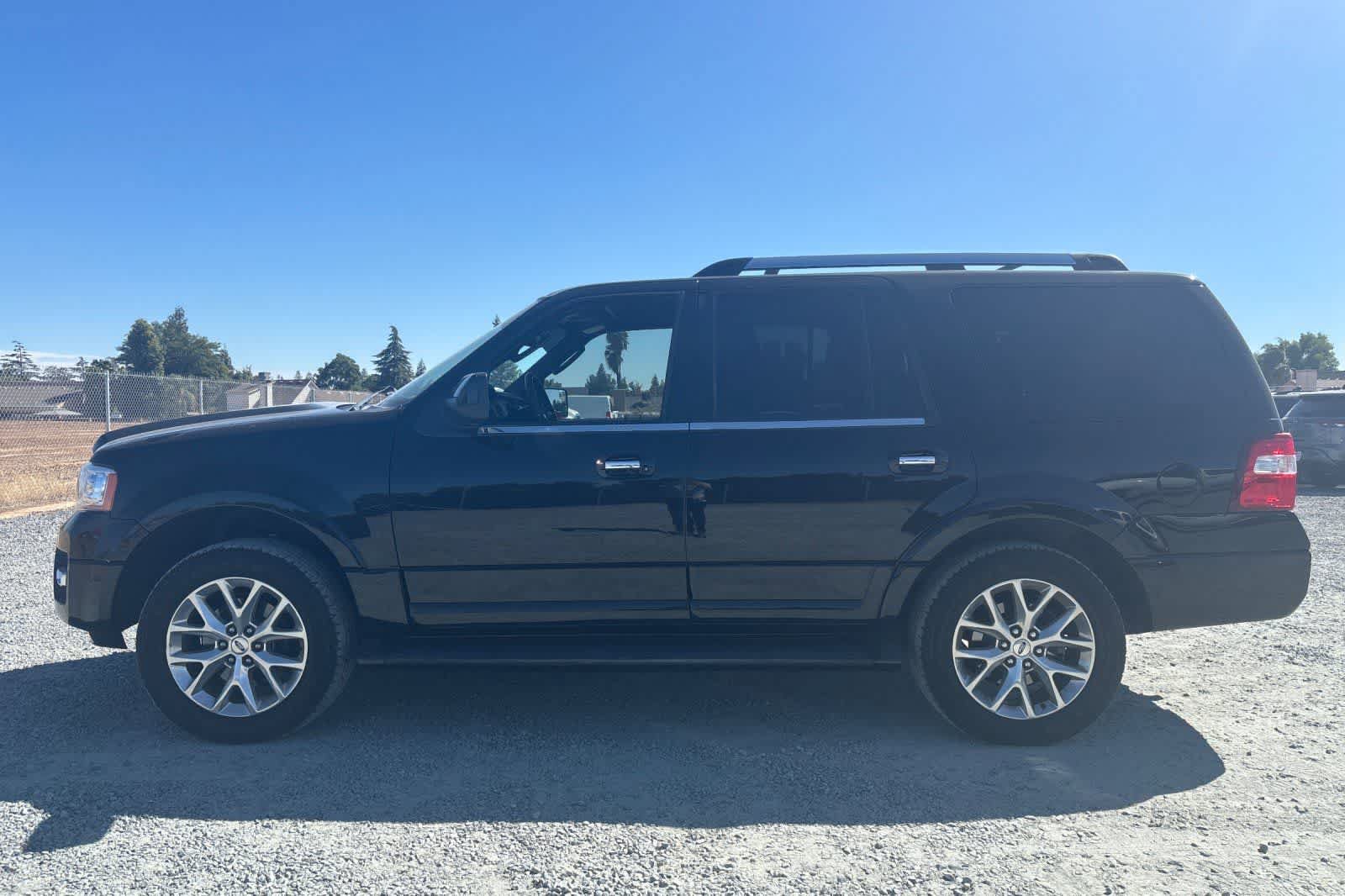 Used 2017 Ford Expedition Limited RWD image 6