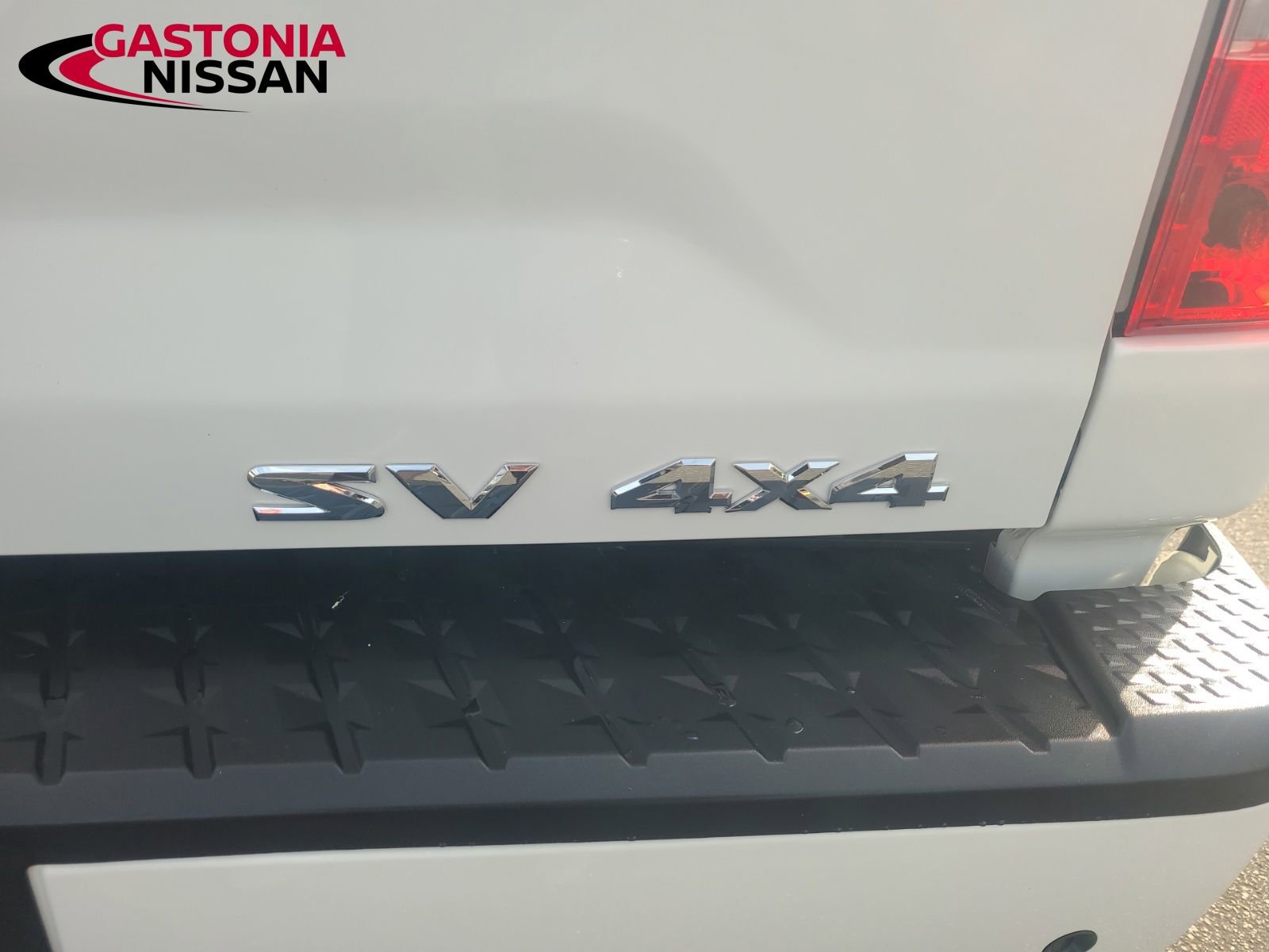 Used 2024 Nissan Titan SV w/ SV Convenience Package image 13