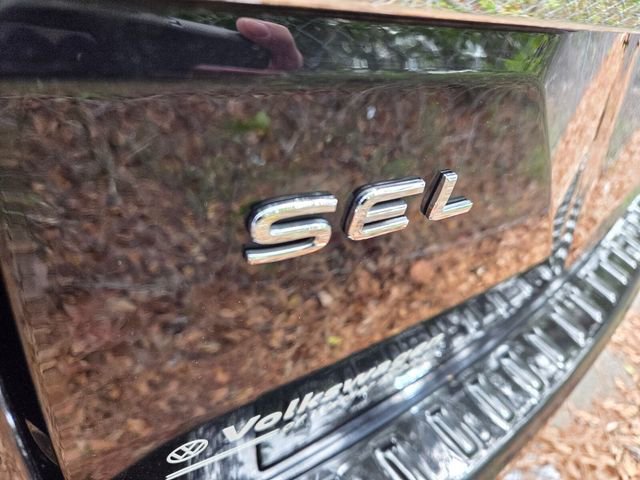Used 2024 Volkswagen Atlas SEL Premium R-Line image 10