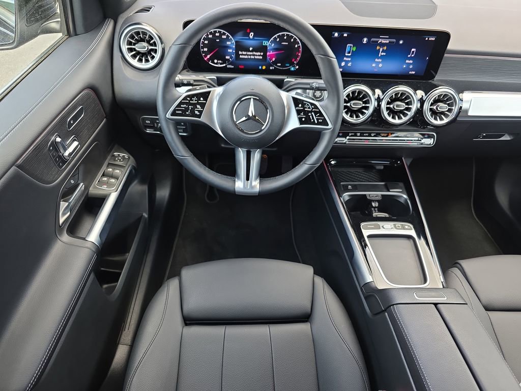 Used 2026 Mercedes-Benz GLB 250 4MATIC image 13