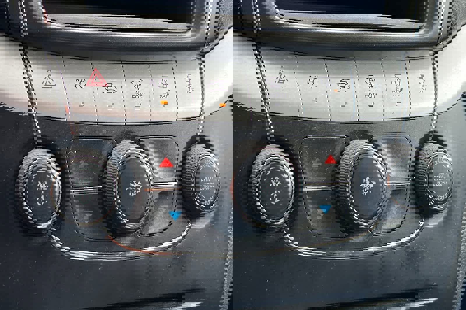 Used 2020 Dodge Journey SE w/ Blacktop Package image 22