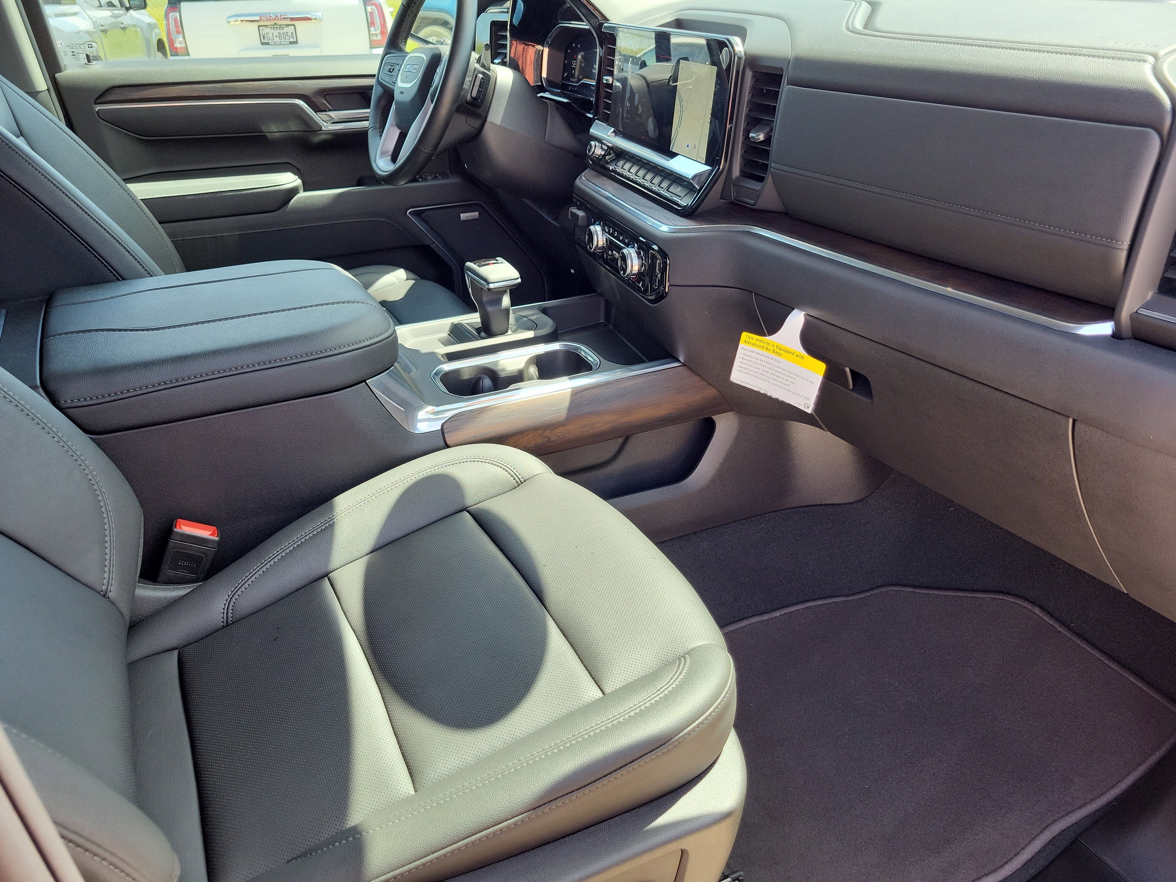 Used 2025 GMC Sierra 1500 SLT image 9