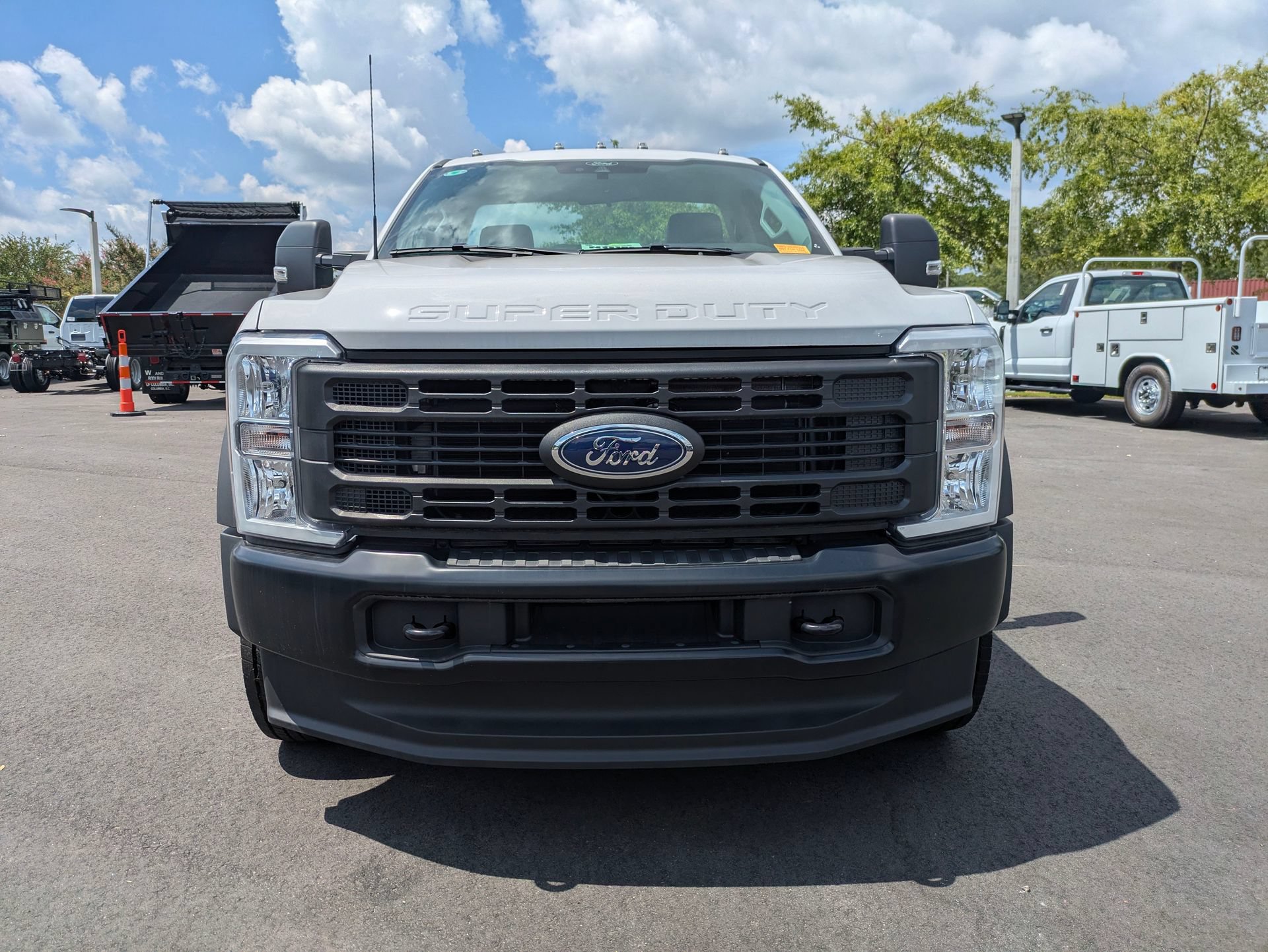 New 2025 Ford F550 4x4 Regular Cab Super Duty image 9