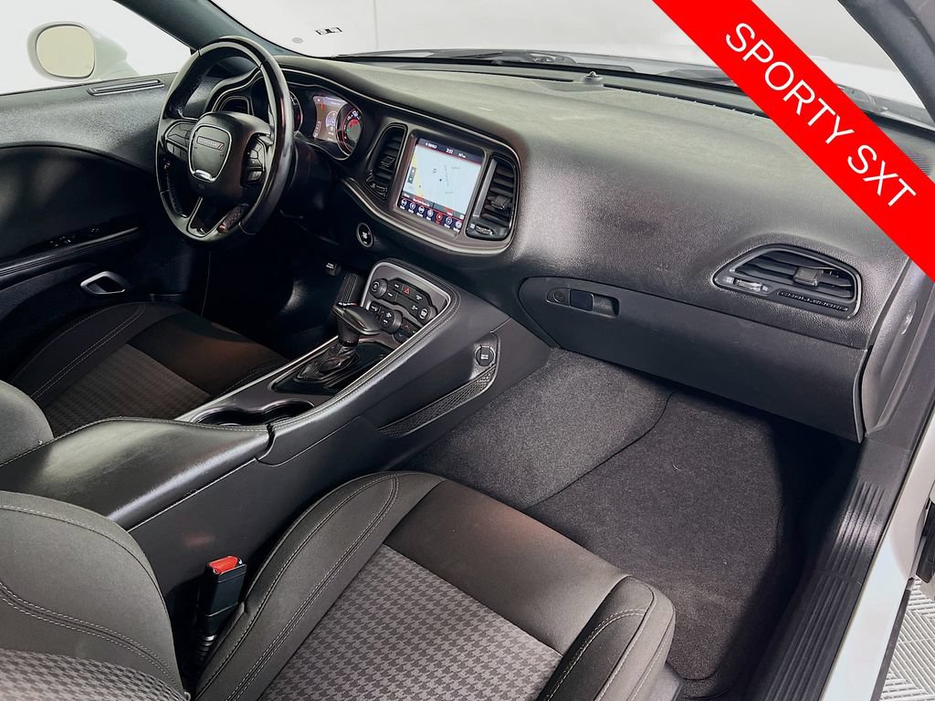 Used 2019 Dodge Challenger SXT RWD image 28