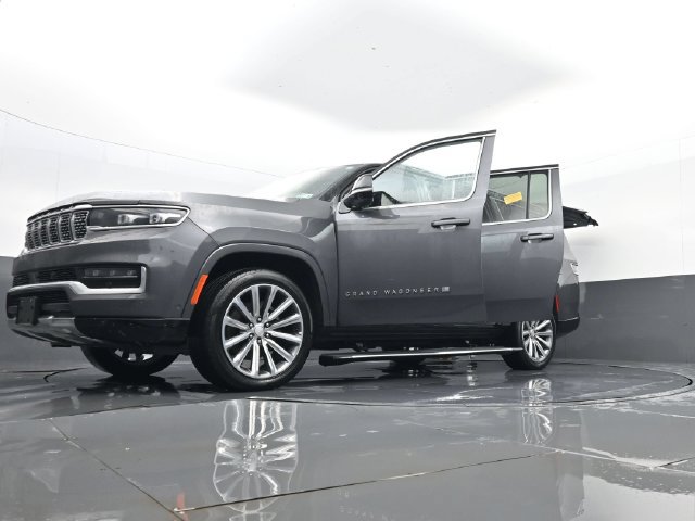 Used 2023 Jeep Grand Wagoneer L Series II AWD/4WD image 41