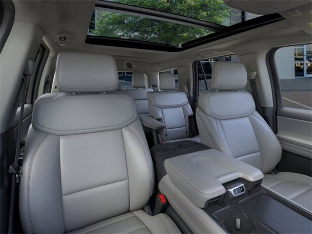 New 2025 Ford Expedition Active image 10