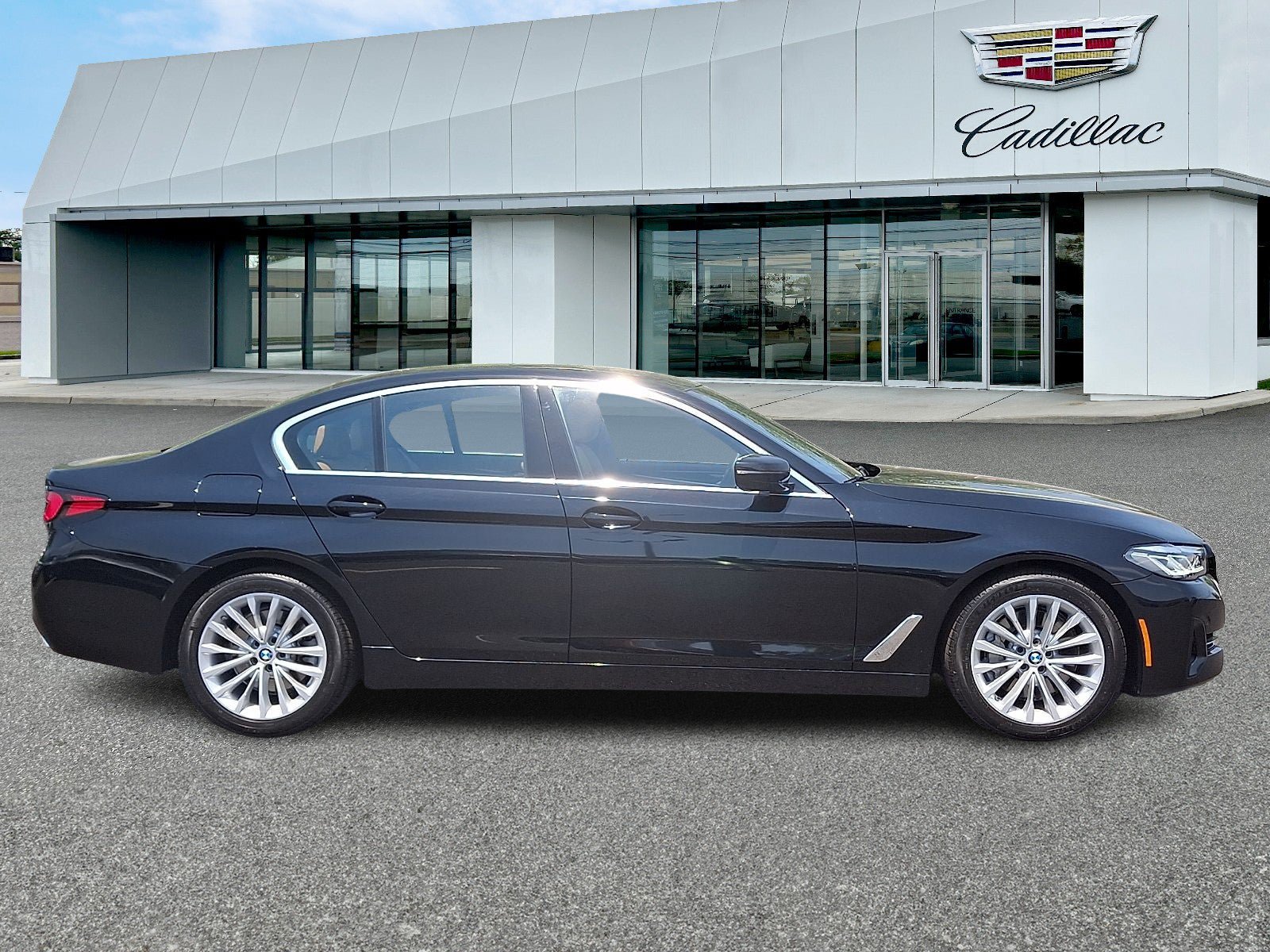 Used 2023 BMW 530i xDrive w/ Convenience Package AWD/4WD image 7