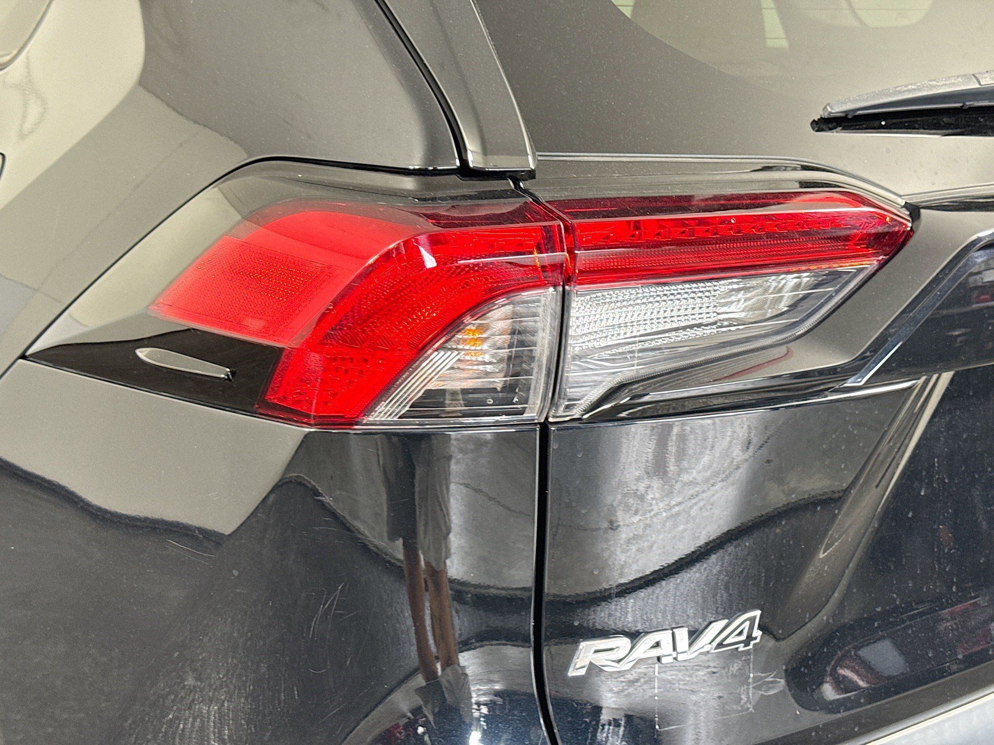 Used 2022 Toyota RAV4 LE image 30