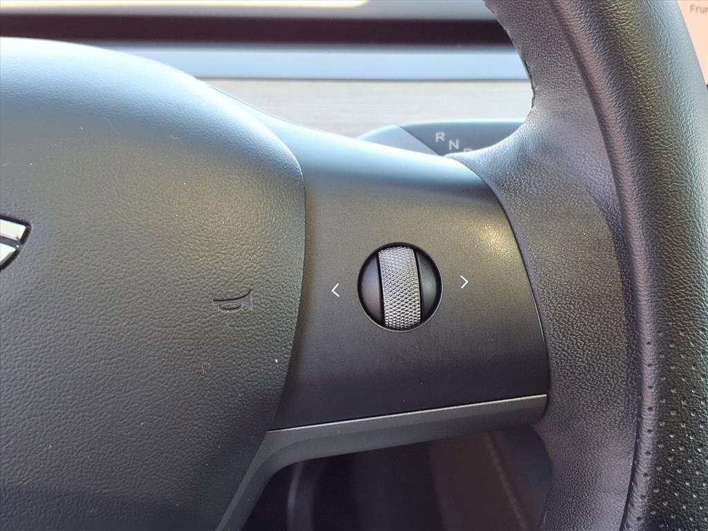 Used 2021 Tesla Model Y Long Range image 35