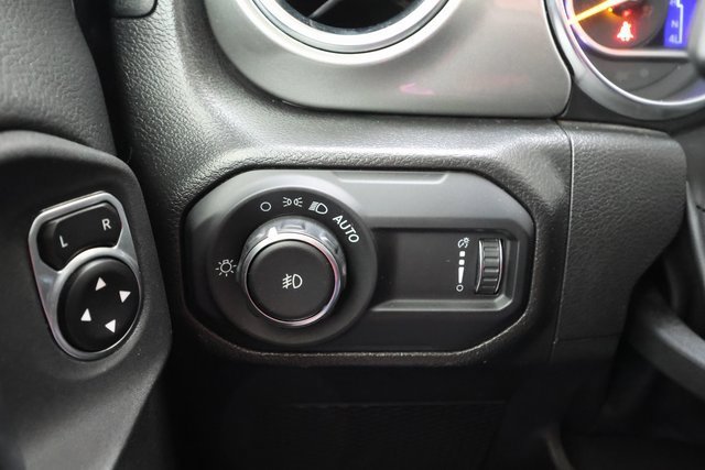 Used 2023 Jeep Wrangler Sahara image 18