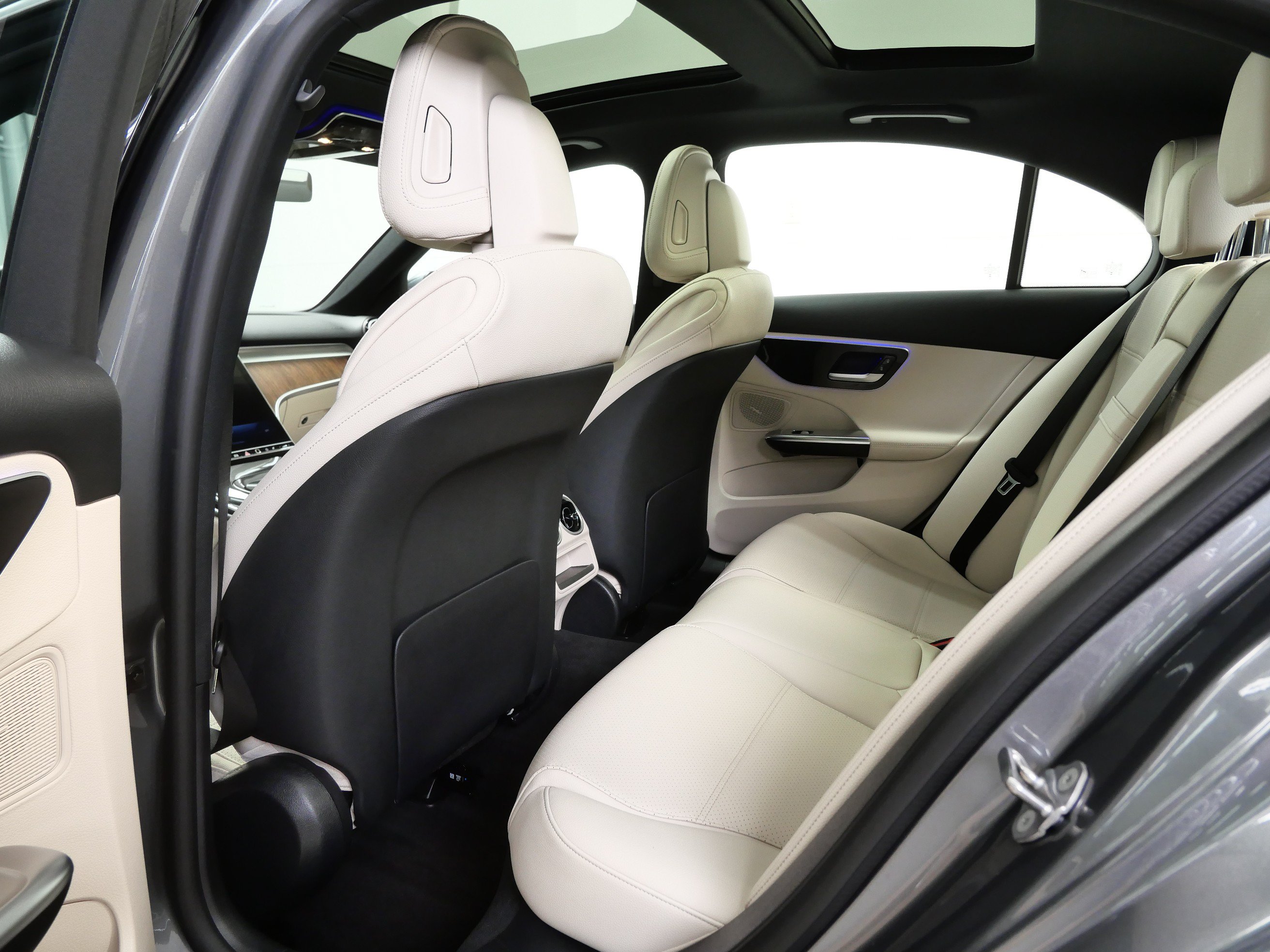 Certified 2023 Mercedes-Benz C 300 4MATIC Sedan image 16