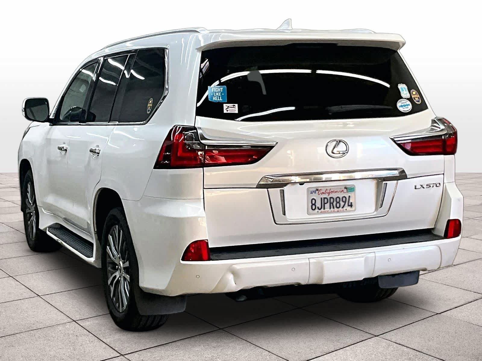 Used 2019 Lexus LX 570 4WD w/ Luxury Package image 16