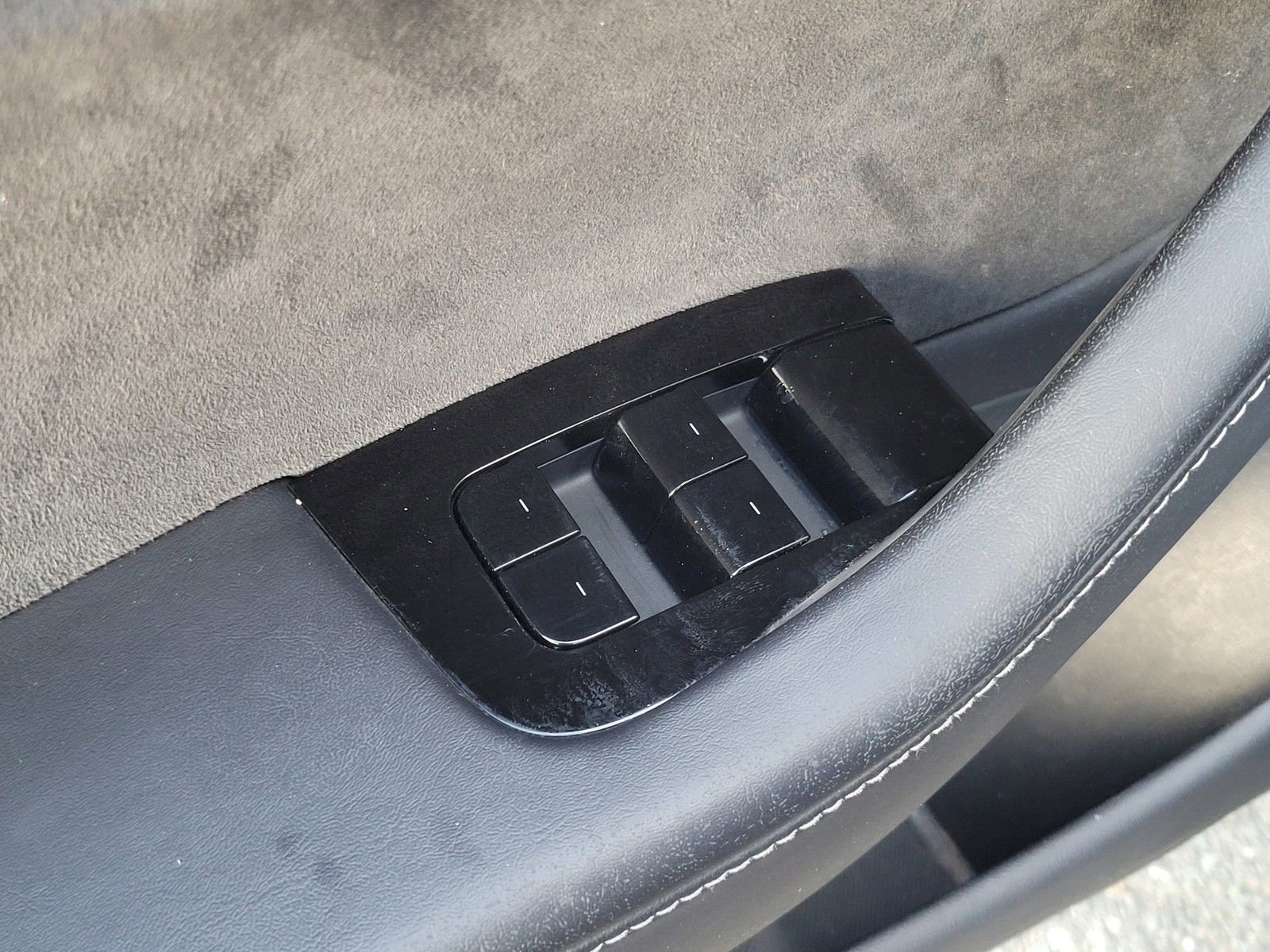 Used 2018 Tesla Model 3 Long Range RWD image 17