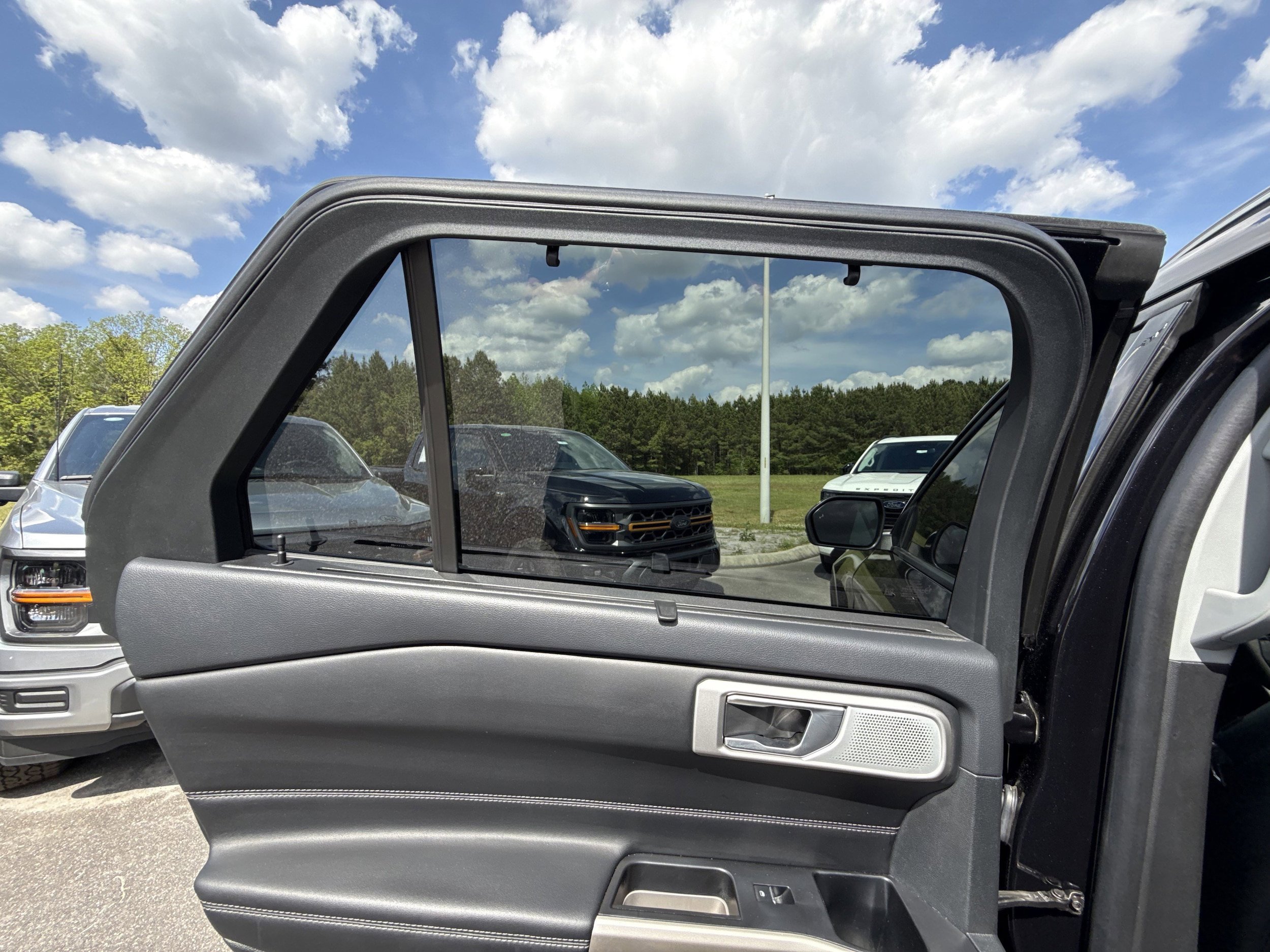 Certified 2023 Ford Explorer Limited w/ Limited Technology Package AWD/4WD image 28