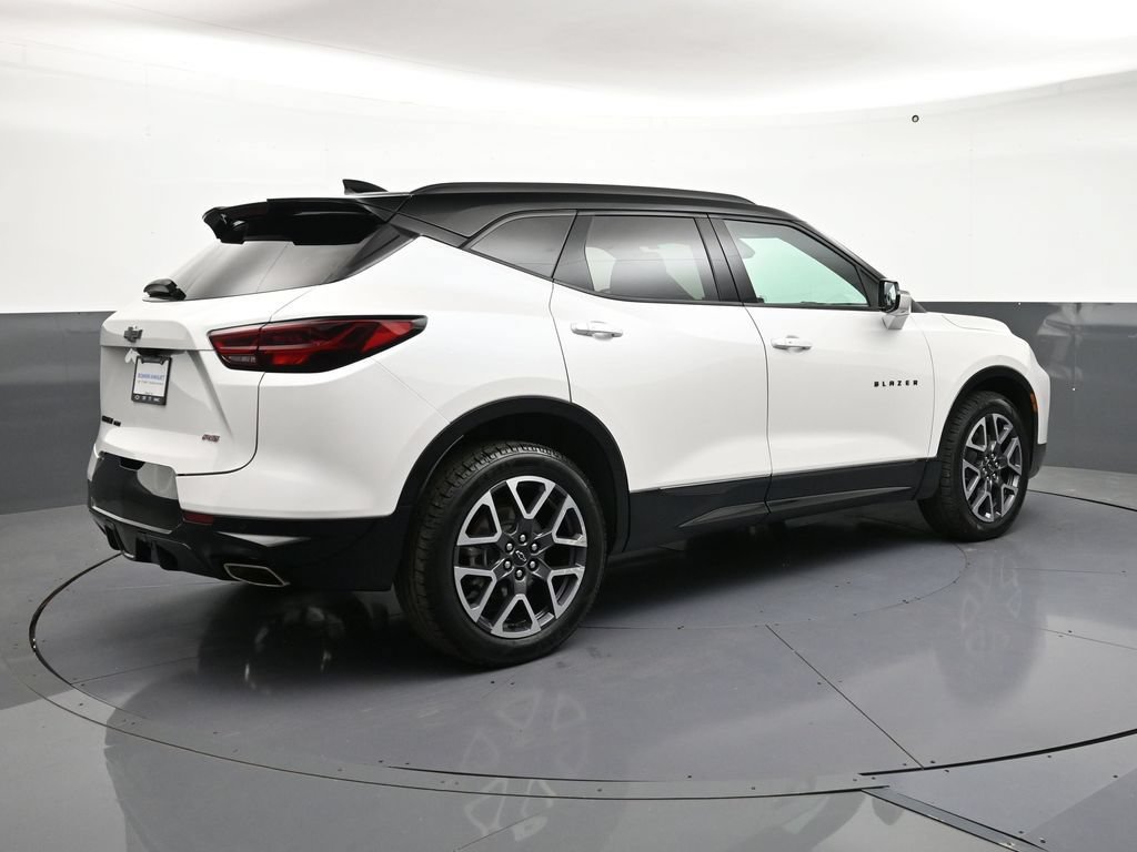 Certified 2023 Chevrolet Blazer RS w/ Driver Confidence II Package AWD/4WD image 5