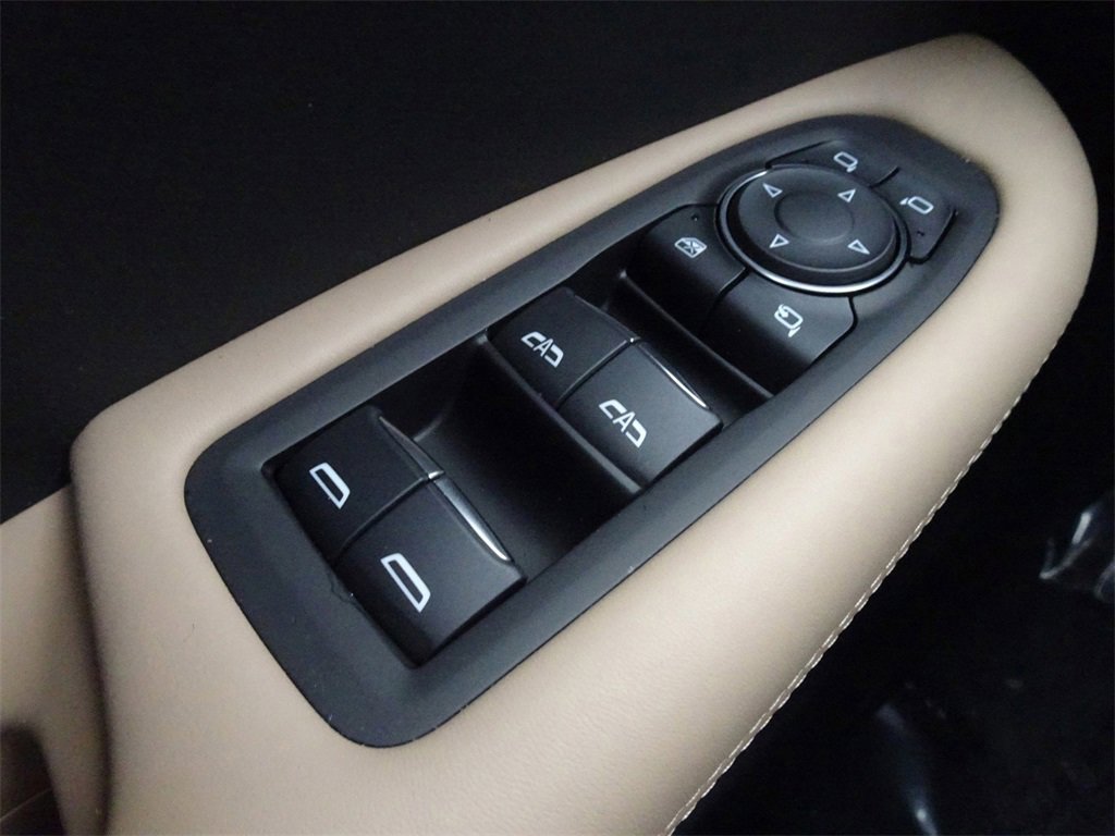 Certified 2025 Cadillac XT6 Premium Luxury w/ Platinum Package image 24