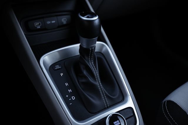 Used 2025 Hyundai Venue SEL FWD image 39
