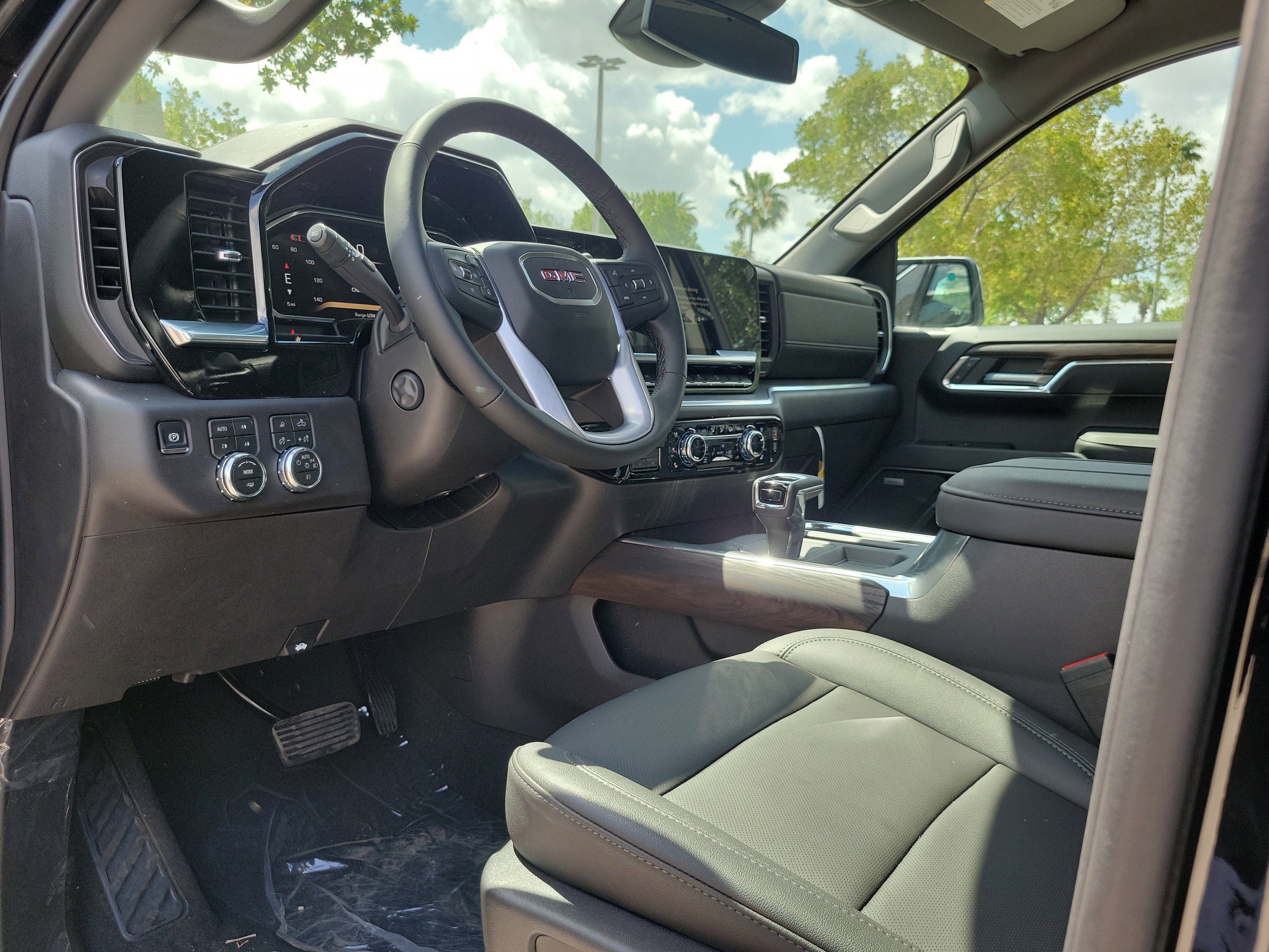 New 2026 GMC Sierra 1500 SLT AWD/4WD image 8