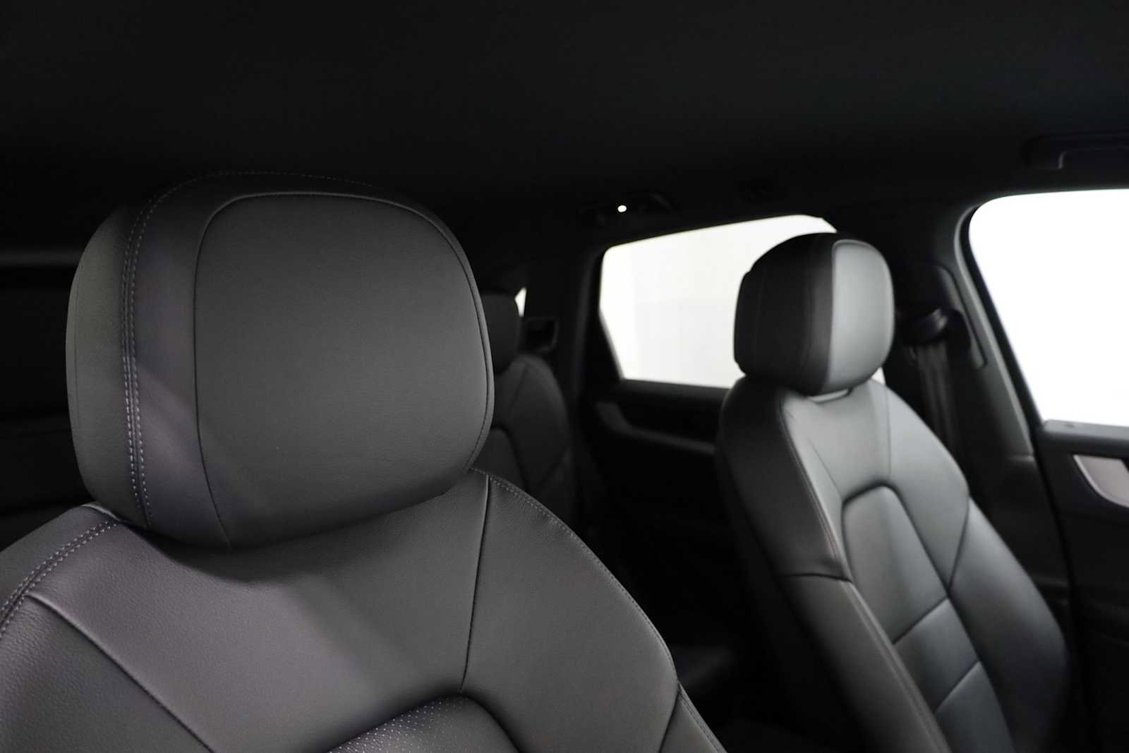 Certified 2024 Porsche Cayenne image 19