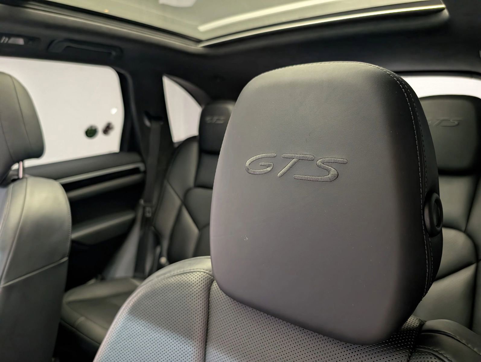 Used 2016 Porsche Cayenne GTS AWD/4WD image 19