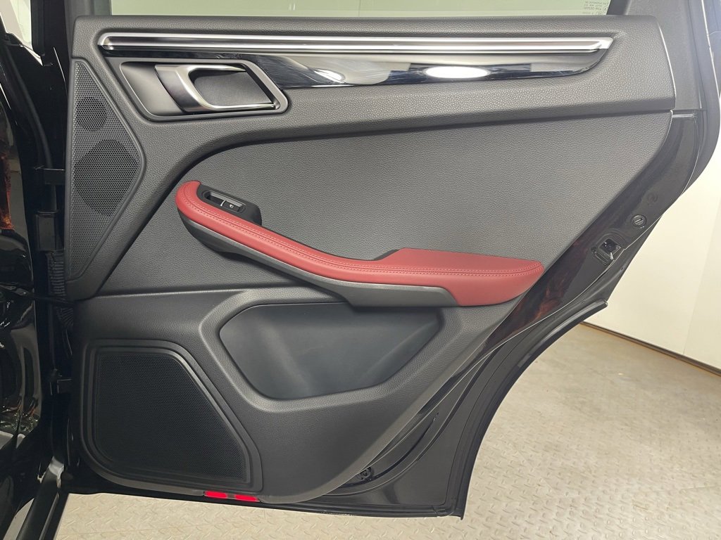 Certified 2023 Porsche Macan S image 22