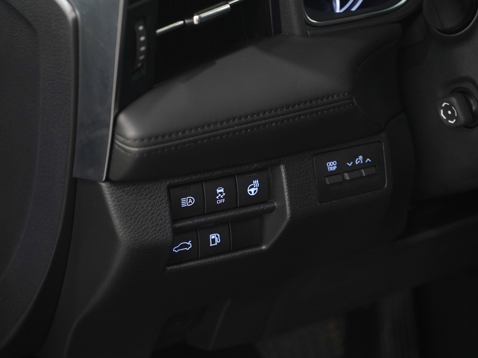Used 2022 Toyota Avalon Limited FWD image 22