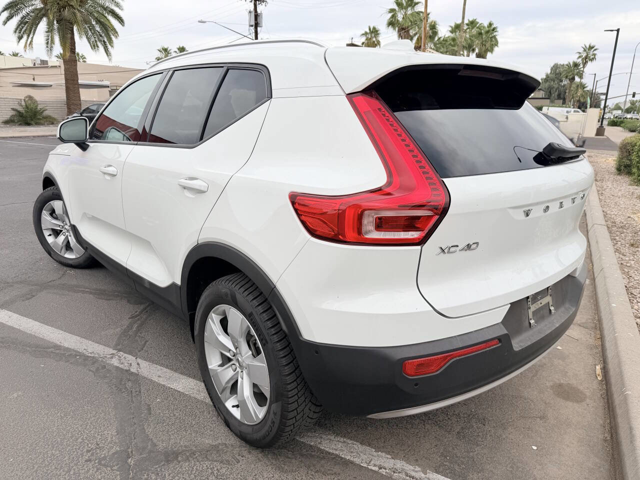Used 2019 Volvo XC40 T5 Momentum AWD/4WD image 5