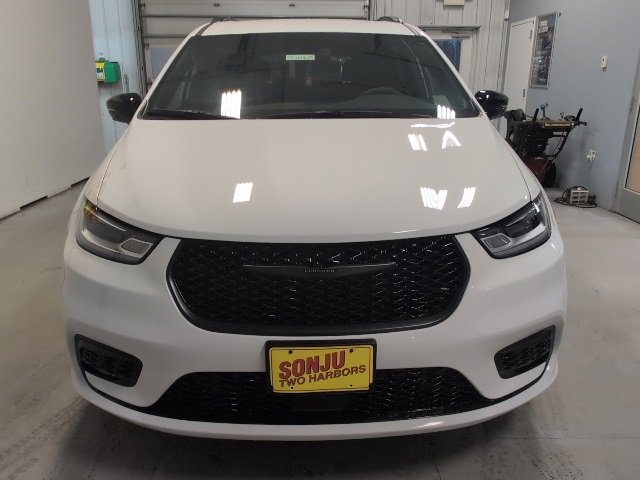 New 2026 Chrysler Pacifica Select image 8