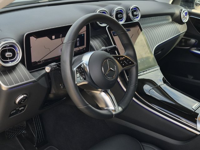 Used 2025 Mercedes-Benz GLC 350e 4MATIC image 16
