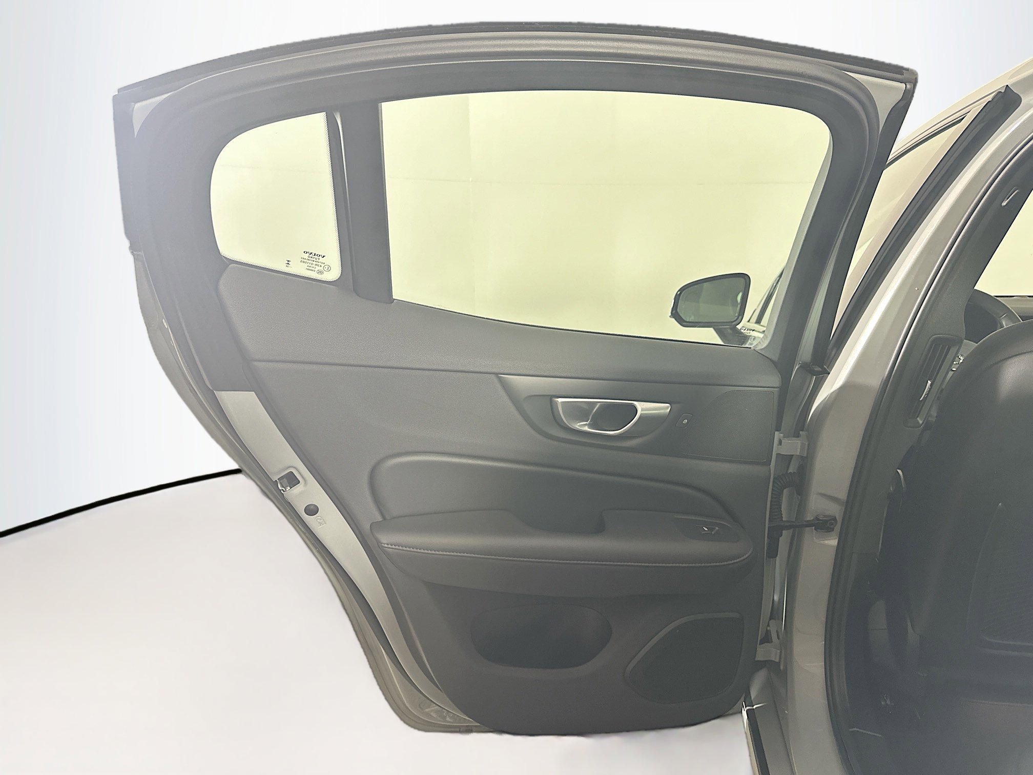 Used 2025 Volvo S60 B5 Plus image 27