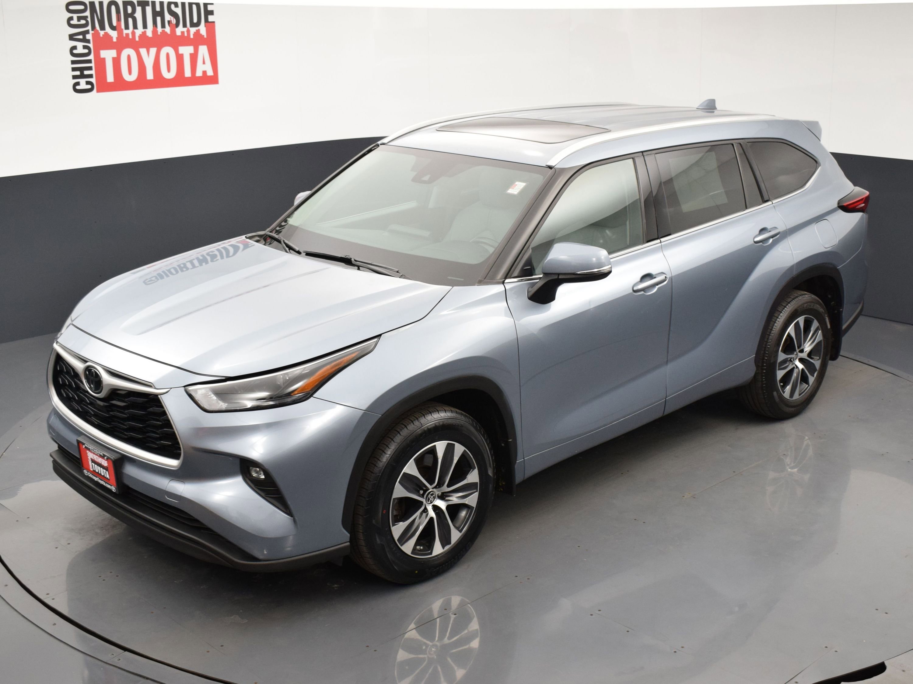 Used 2022 Toyota Highlander XLE AWD/4WD image 28