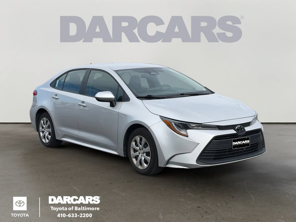 Used 2025 Toyota Corolla LE FWD image 1