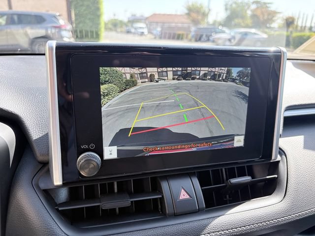 Used 2025 Toyota RAV4 XLE FWD image 18