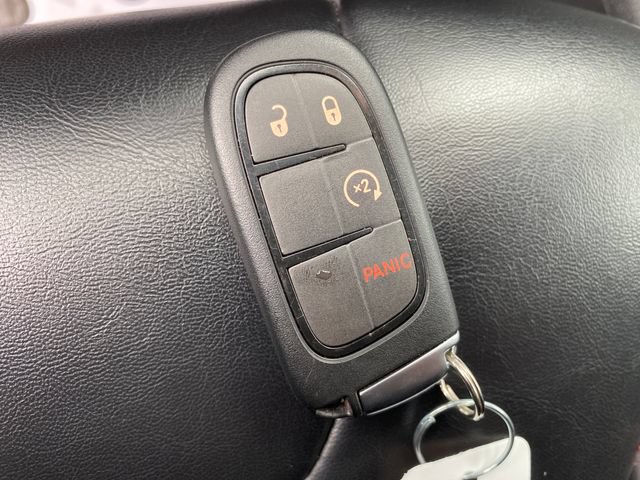Used 2022 Jeep Cherokee Trailhawk AWD/4WD image 24