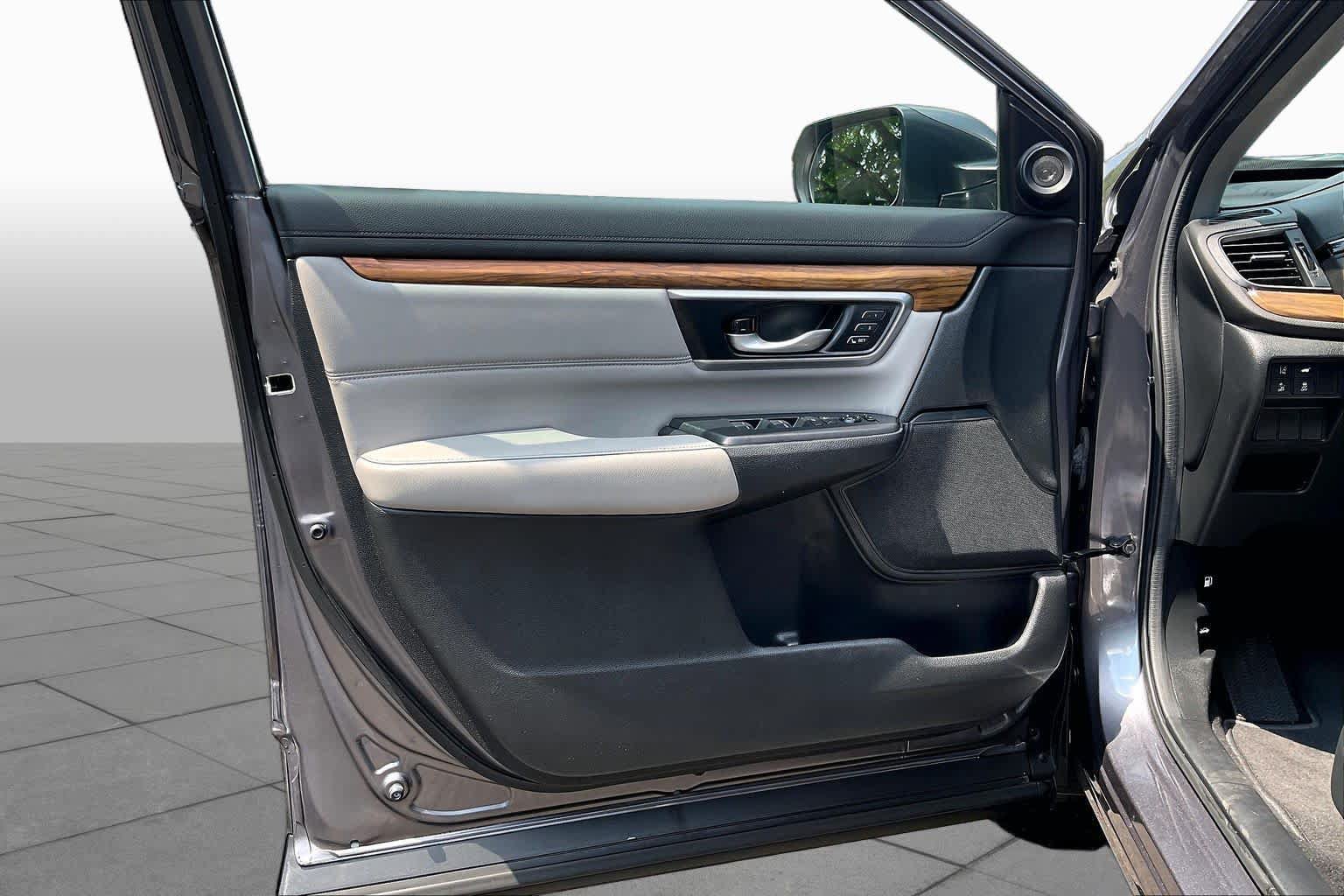 Used 2020 Honda CR-V Touring image 23