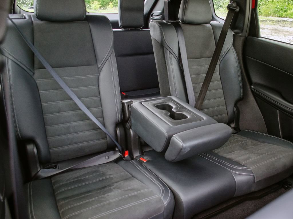 Used 2025 Mitsubishi Outlander AWD image 27