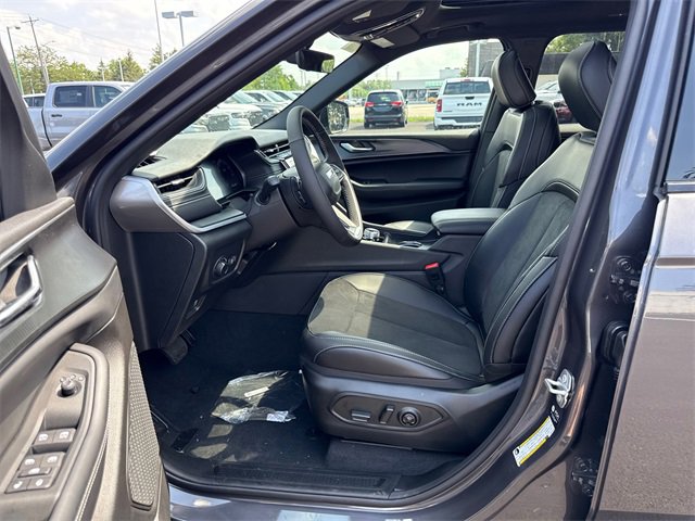 New 2025 Jeep Grand Cherokee L Altitude image 11