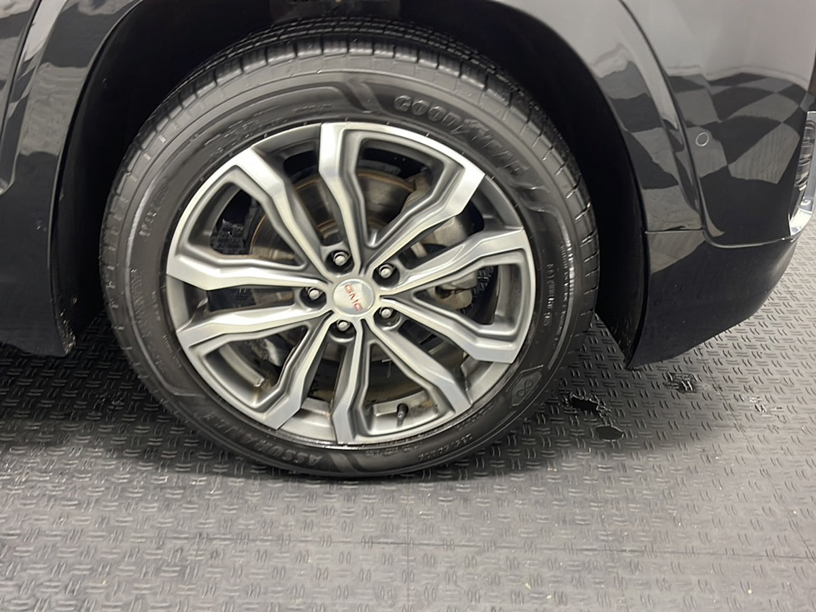 Used 2018 GMC Terrain Denali w/ LPO, 'HIT The Road' Package FWD image 22
