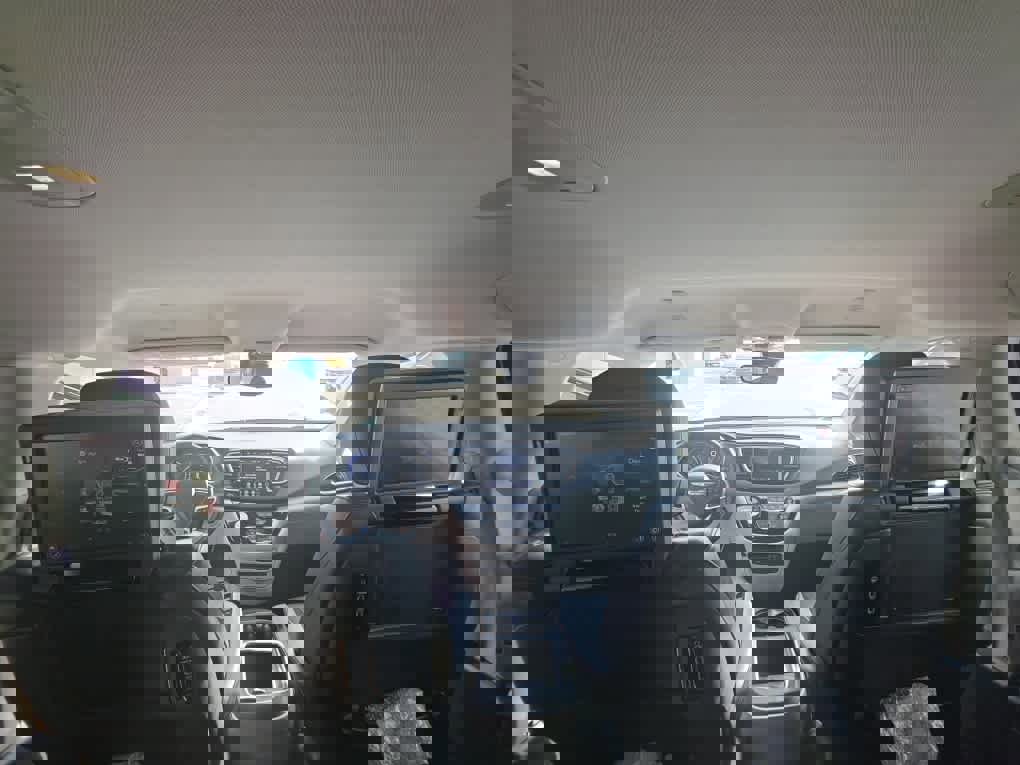 Used 2018 Chrysler Pacifica Touring-L Plus w/ Advanced Safetytec Group image 18