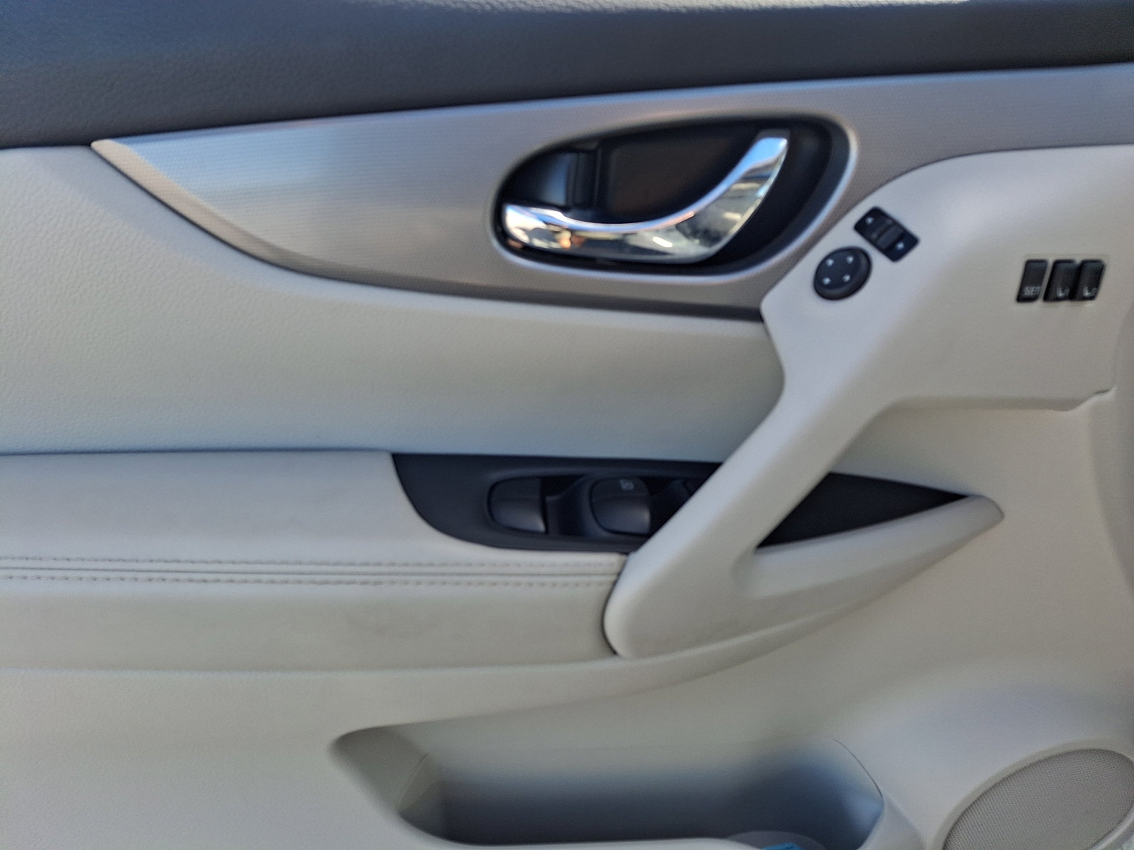 Used 2020 Nissan Rogue Sport SL w/ Premium Package AWD/4WD image 12