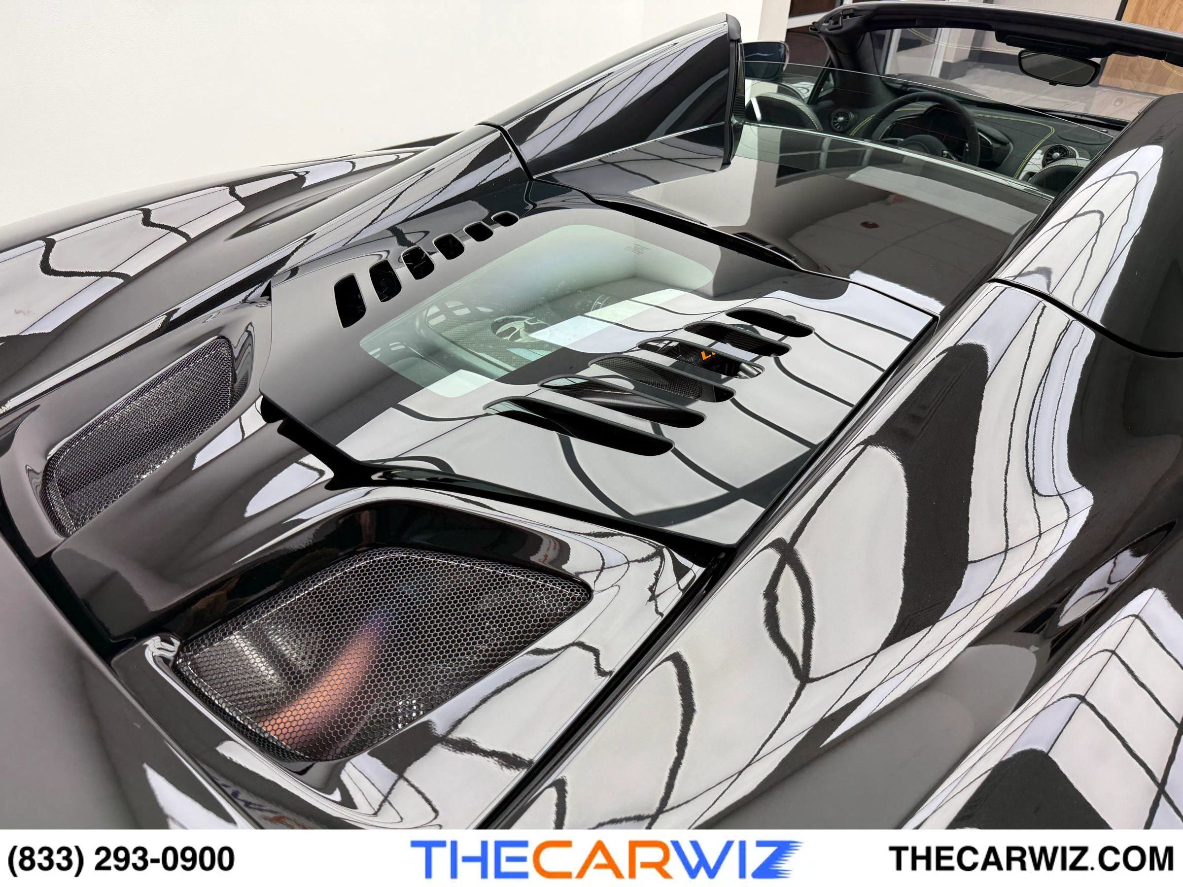 Used 2016 McLaren 675LT Spider image 23