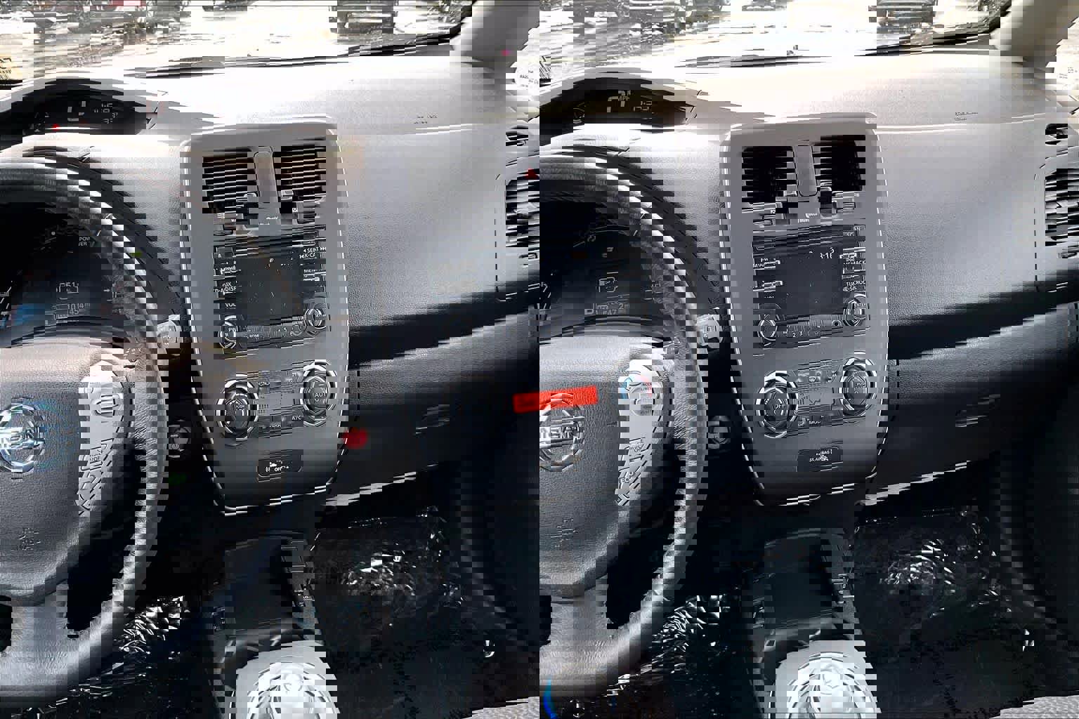 Used 2015 Nissan Leaf S w/ Charge Package image 6